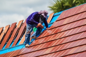 5 Notable Signs That You Need a Roof Restoration